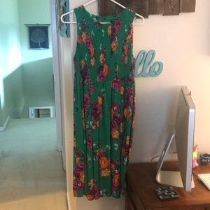 Torrid size 0 green floral midi